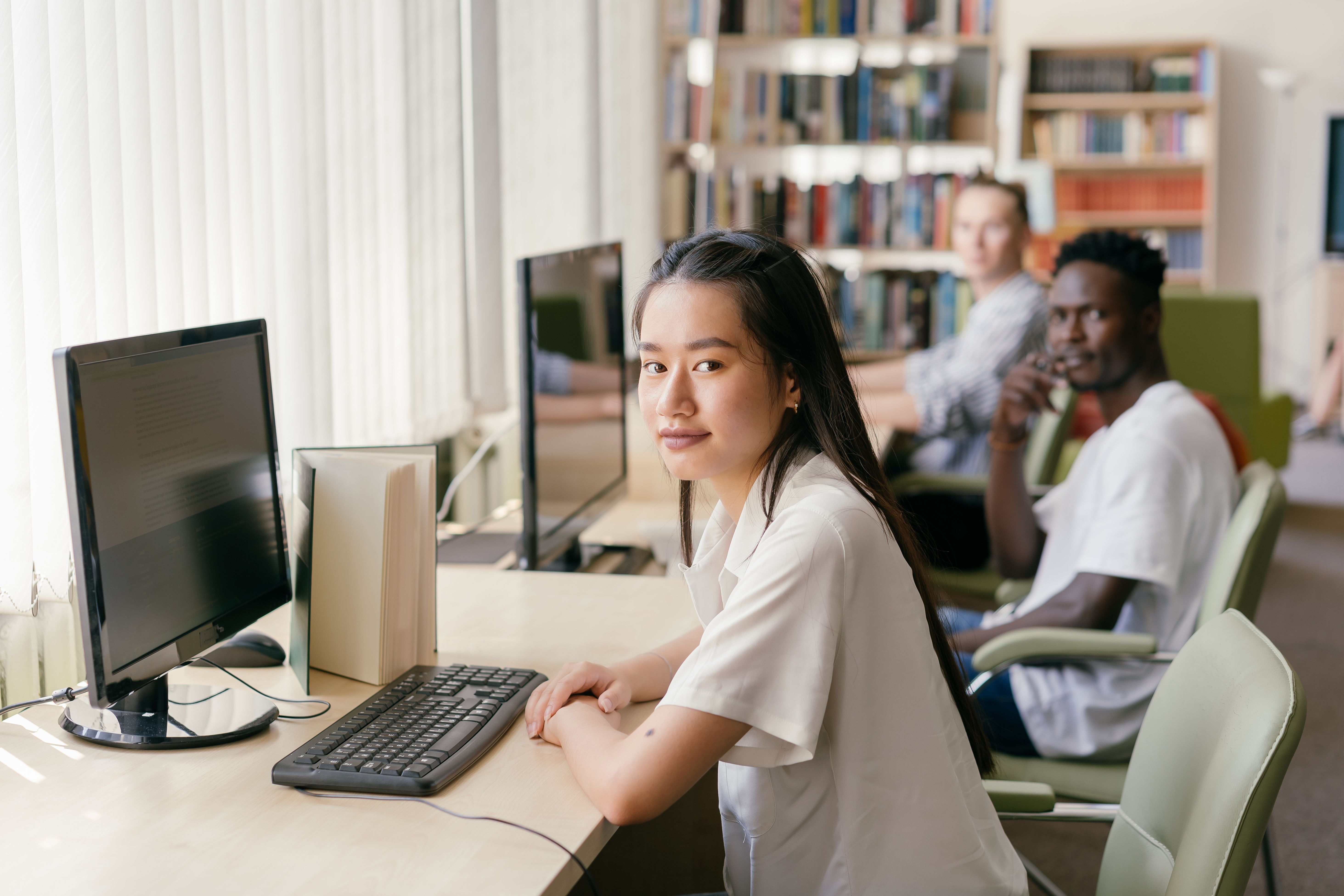 How to Pay Tuition Fees from Abroad in 2026