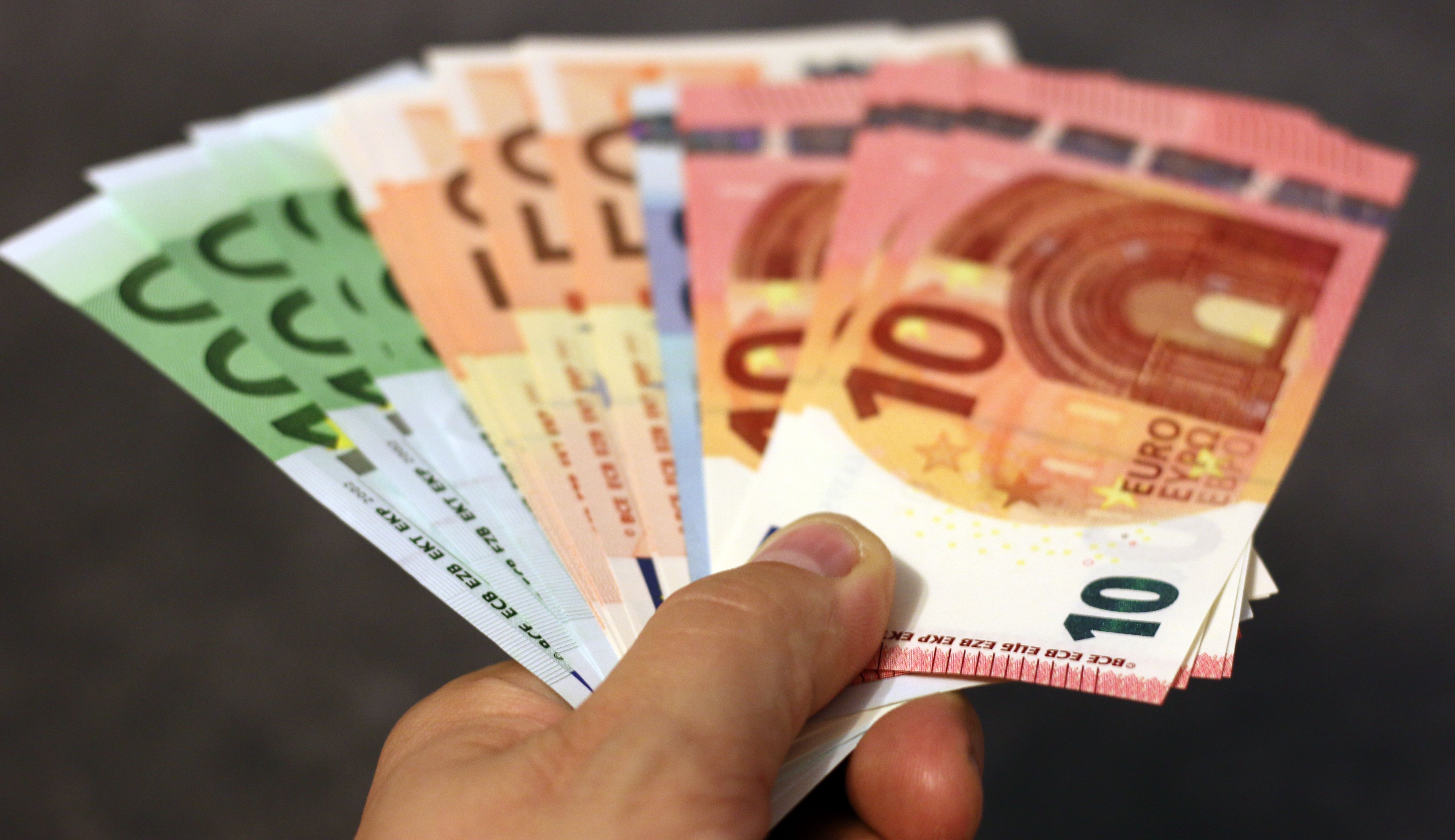 How Online Sellers Can Manage Multi-Currency Payouts Without Losing Profit to Fees