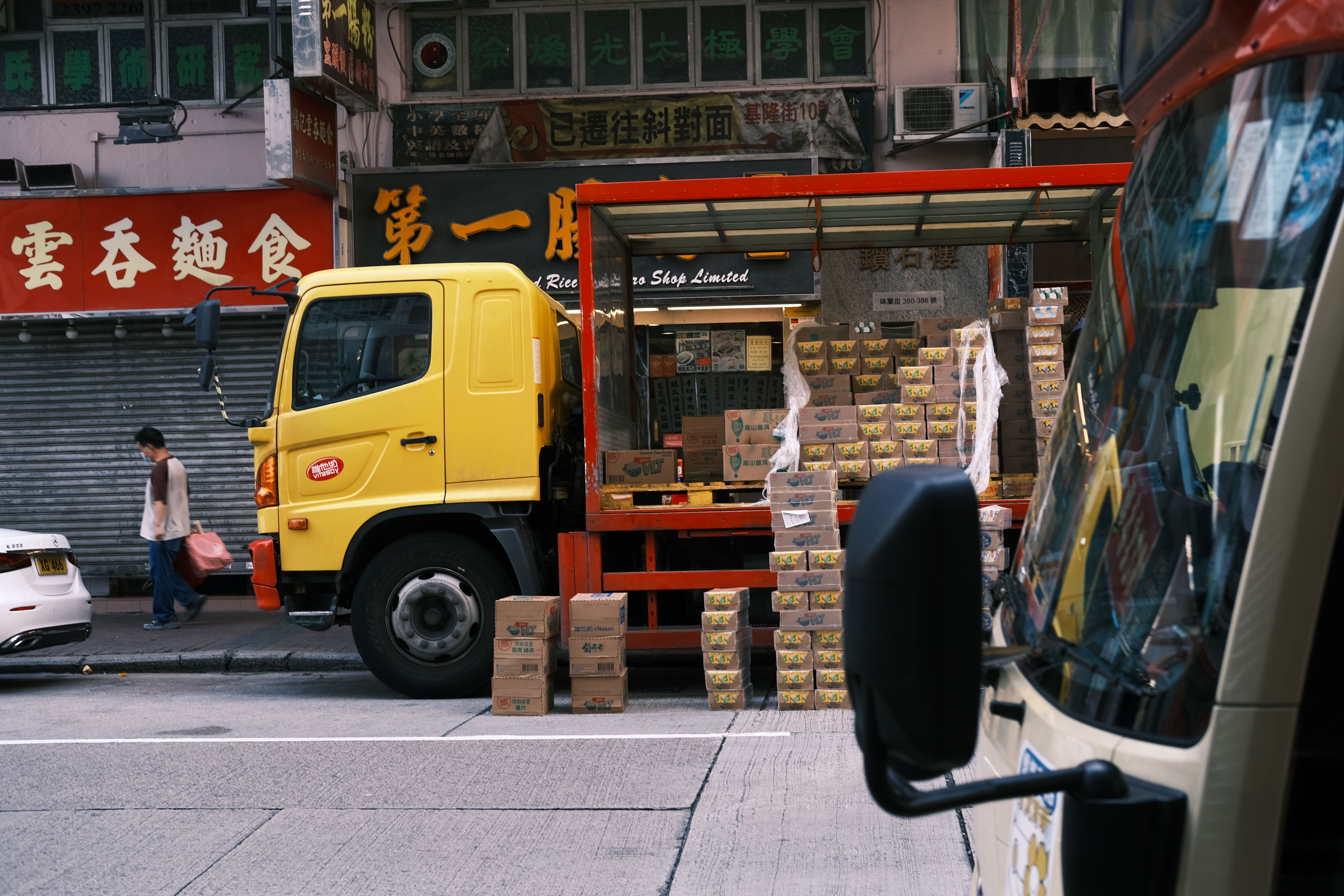 How to Schedule Supply Chain Payments Across Time Zones and Currencies Without Missed Deadlines