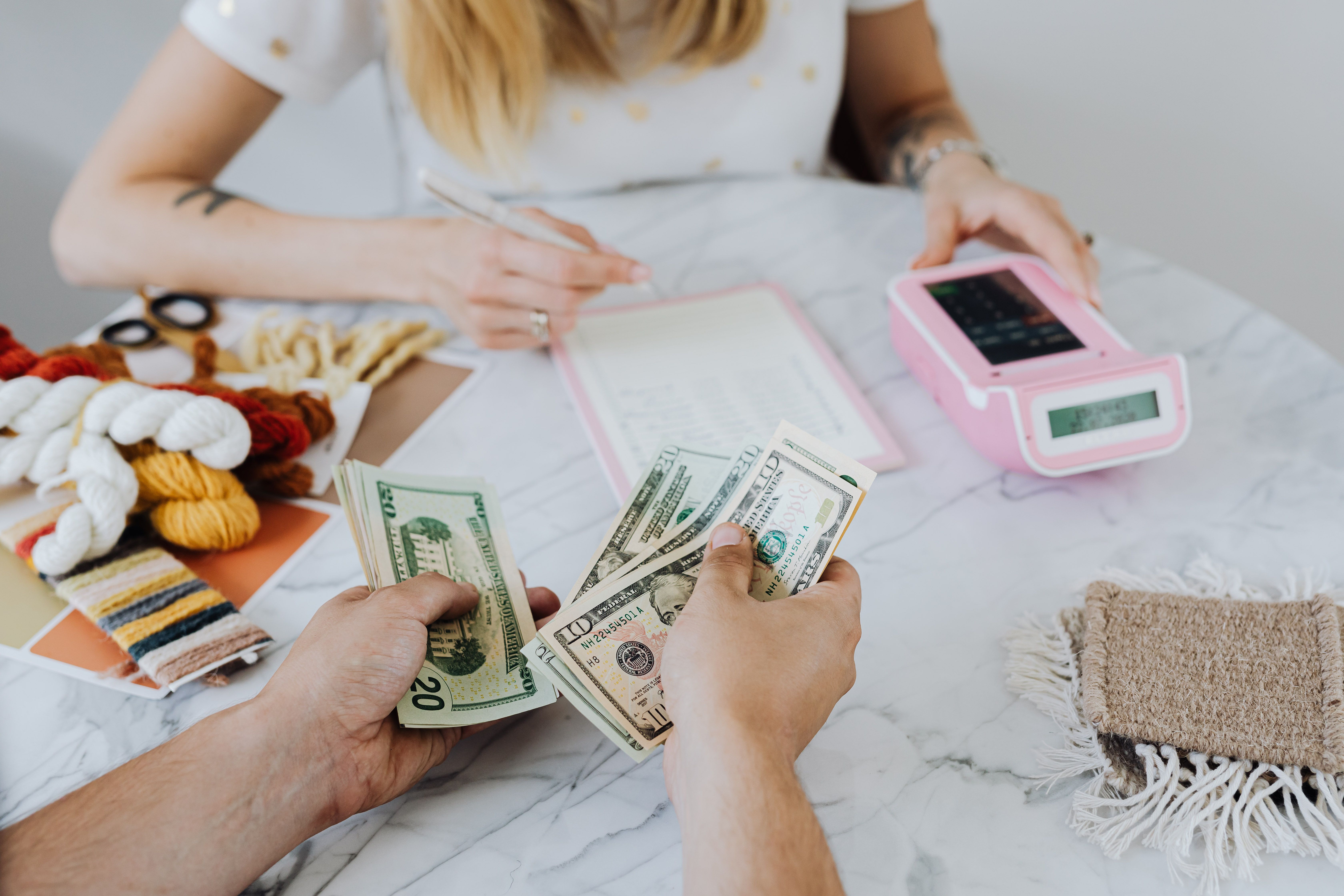 How to Qualify for Invoice Financing as a Small Business