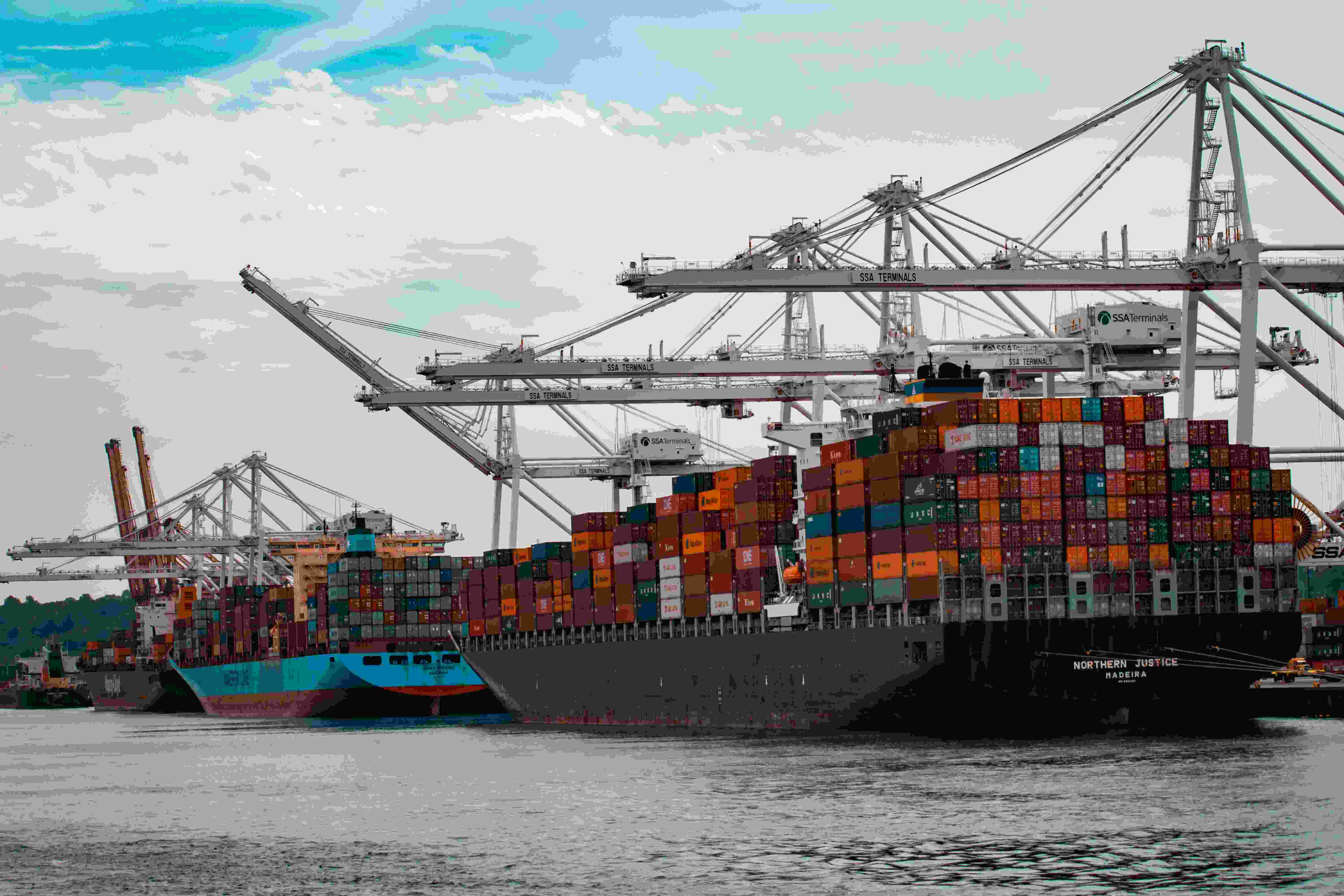 How Spare Parts Importers Can Coordinate Multiple Supplier Payments Without Missing Shipment Windows