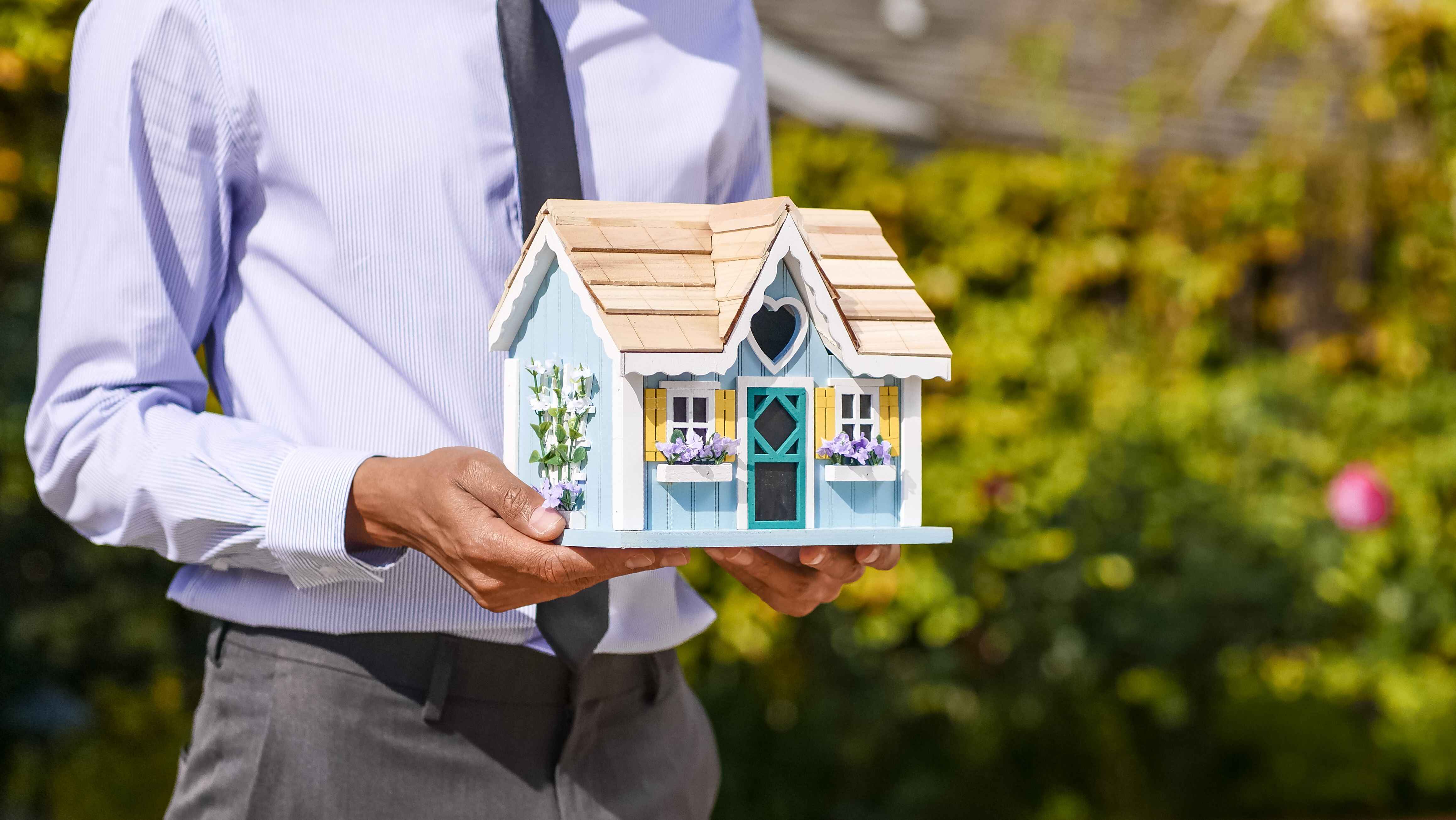 How to Pay Property Deposits Abroad Without Losing the Deal