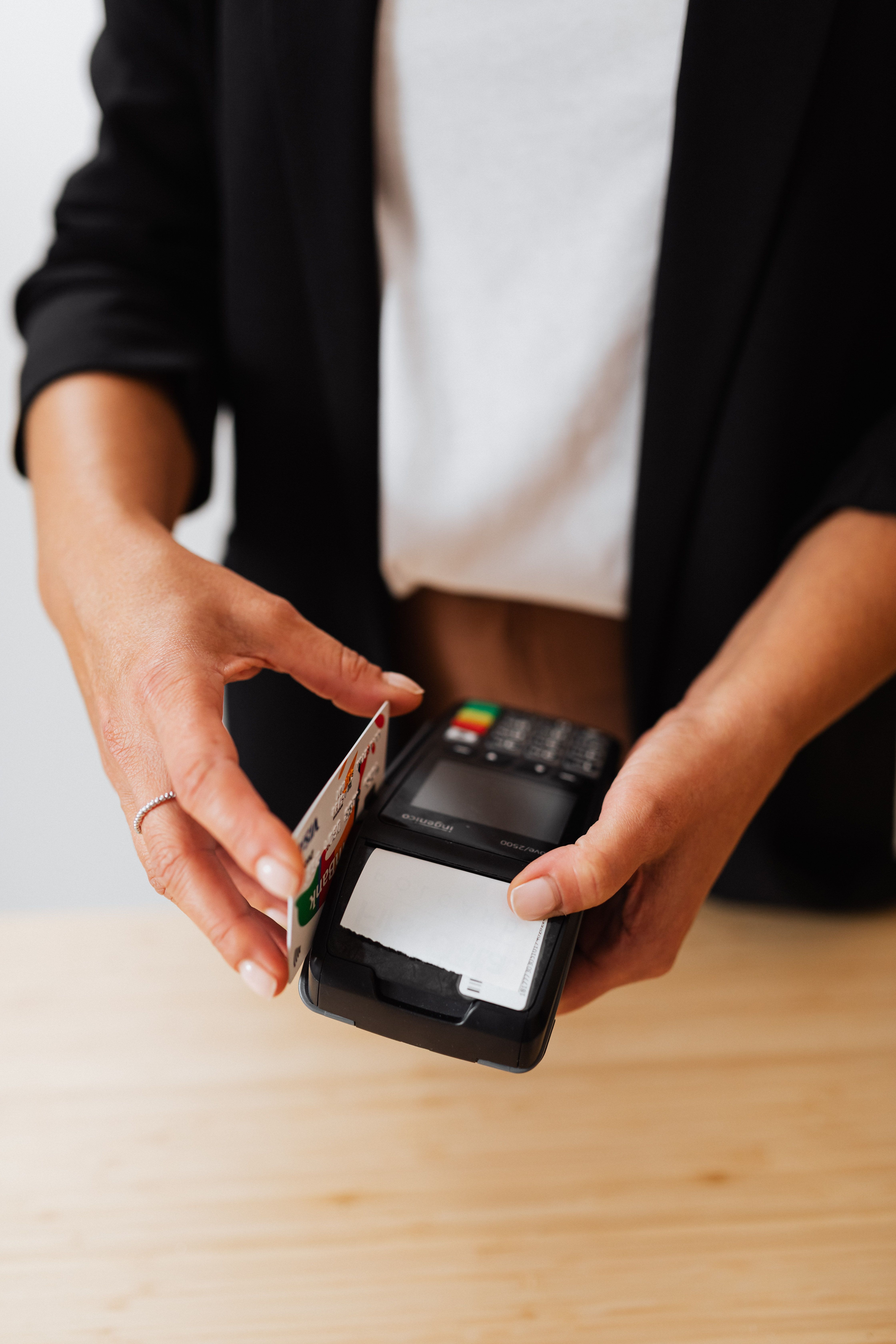 How to Choose a Payment Gateway for Cross-Border Ecommerce
